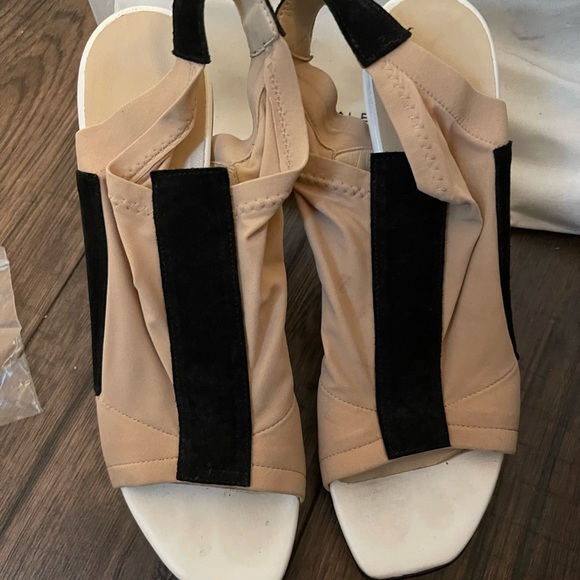 BALENCIAGA  Mesh Heels - Picture 2 of 4